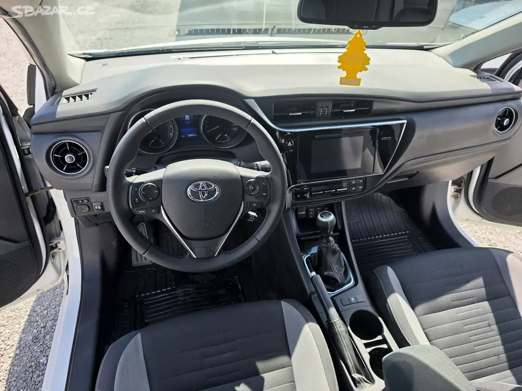 Toyota Auris1.6 VVTi - fotka 6