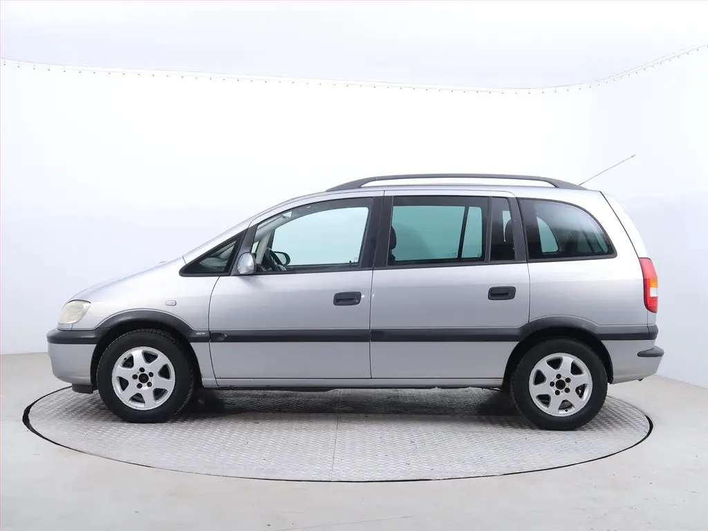 Opel Zafira, 2.2 16V, 7 míst, po STK, Tažné - fotka 3