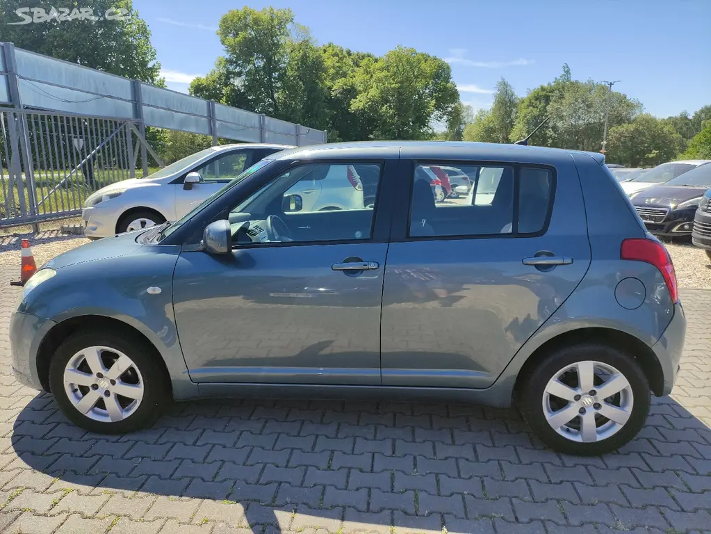 SUZUKI SWIFT 1.3i 16V 4x4,67KW,ALU,6xAIRB.,KLIMA - fotka 6