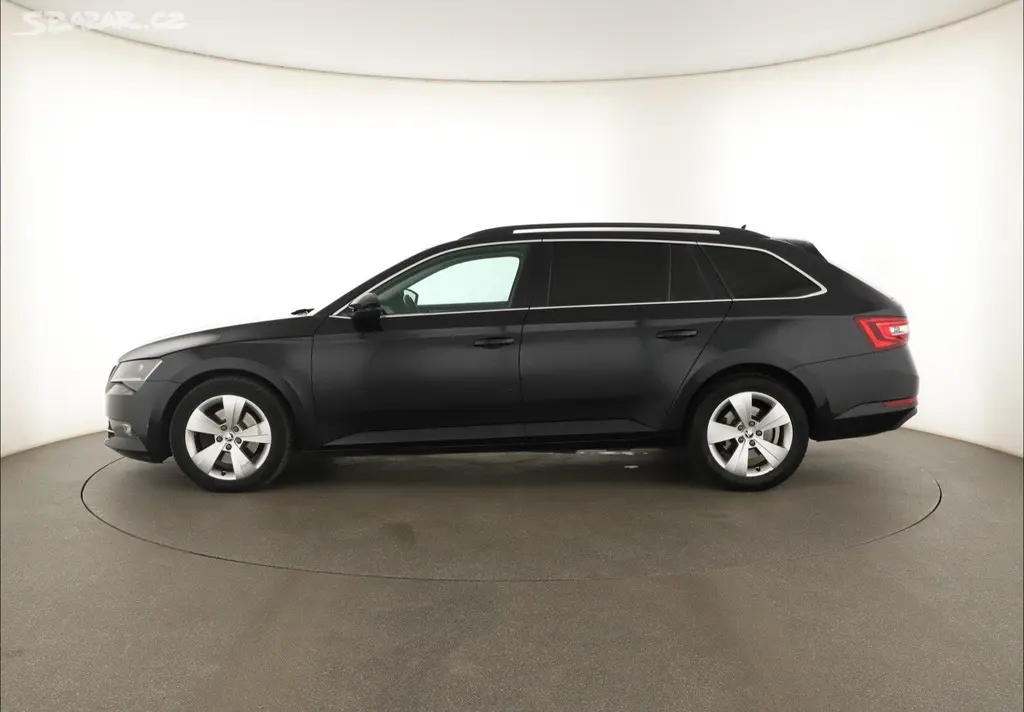 Škoda Superb, 2.0 TDI, Automat, Kůže - fotka 3