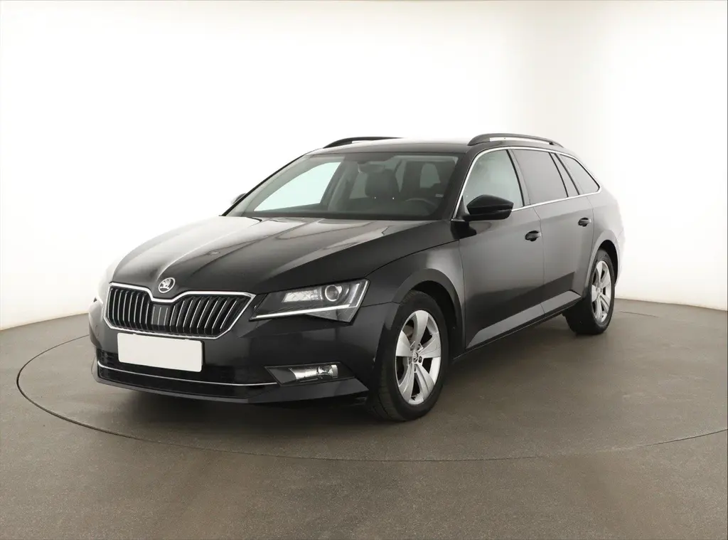 Škoda Superb, 2.0 TDI, Automat, Kůže - fotka 2