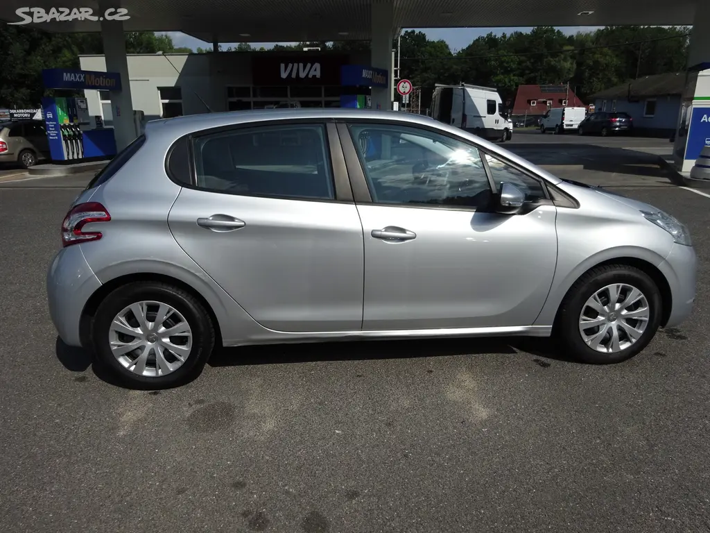 PEUGEOT 208 1,2 i, GARANCE KM, NOVÉ ROZVODY - fotka 5