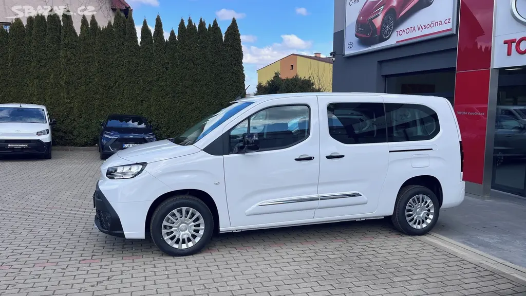Toyota Proace City Verso, L2 1,5 100PS Business 5 míst - fotka 4