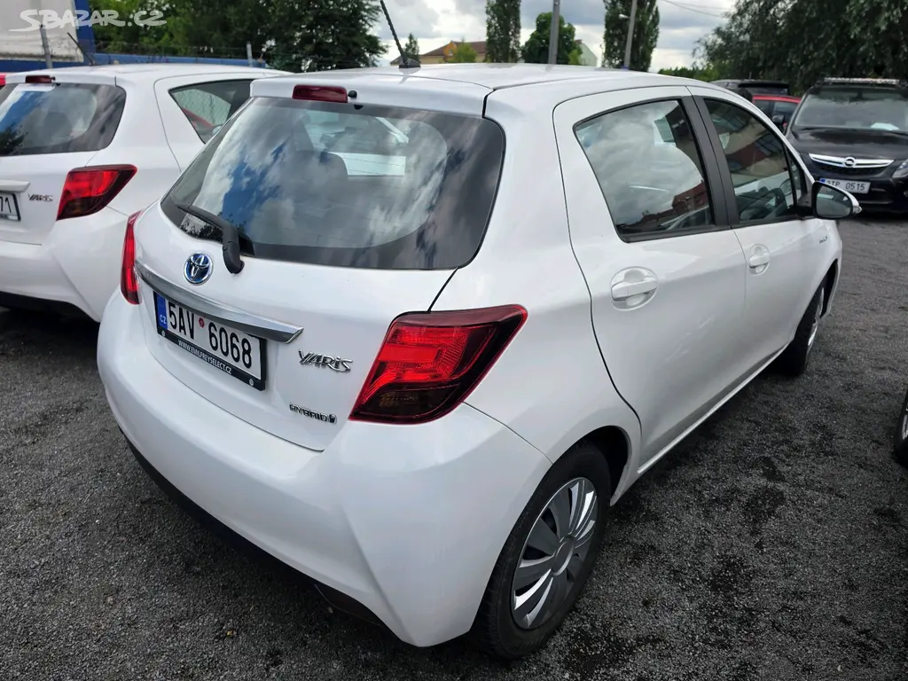 Toyota Yaris1.5 Hybrid Automat - fotka 3