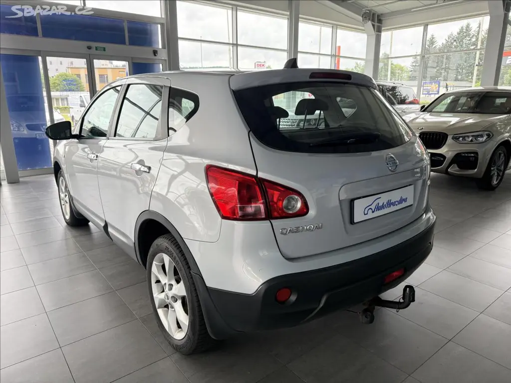Nissan Qashqai, 2,0 dCi,4X4,TAŽNÉ,SERVISKA,Č - fotka 4