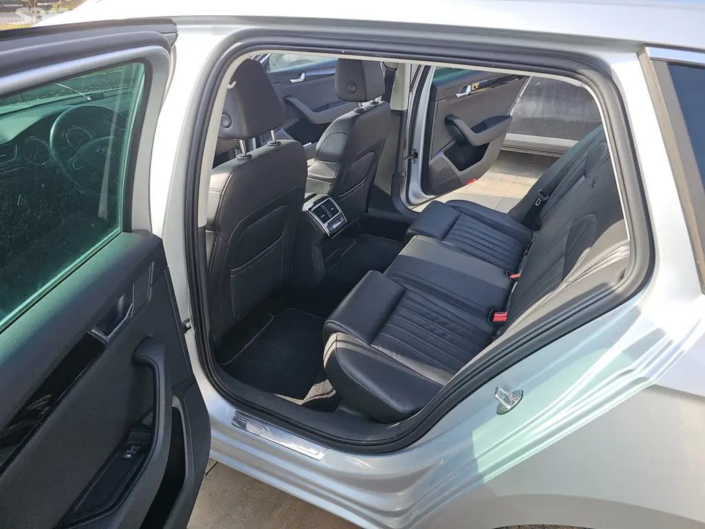 ŠKODA SUPERB L&K COMBI 2.0 TDI 110KW - fotka 5