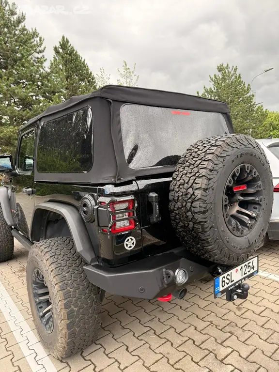 Jeep Wrangler Rubicon 8 4x4, off-road úprava - fotka 4