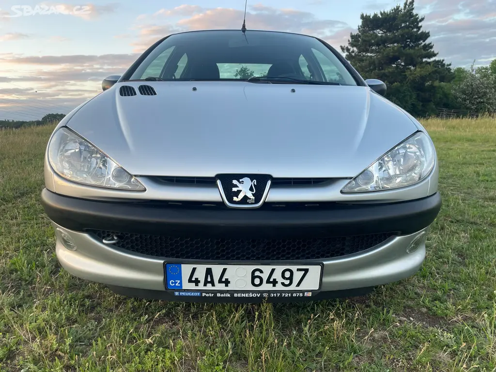 Peugeot 206 1.1, 44 kW, benzin, TOP stav - fotka 2