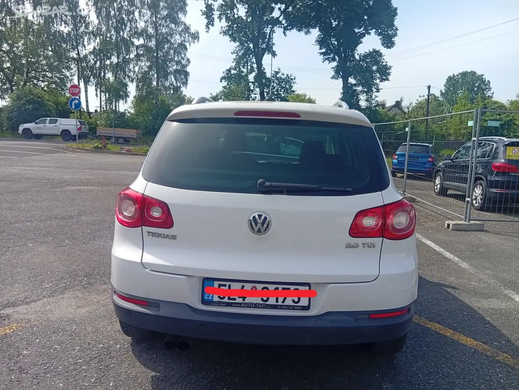 VW Tiguan 2,0 TSI -125Kw-AUTOMAT-TK do 4/2028 - fotka 2