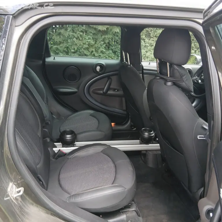 Mini Cooper S Countryman 2010 1.6 135 kw - fotka 5