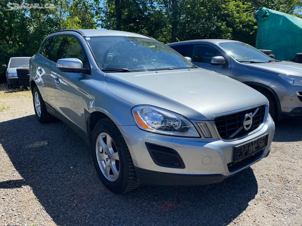 Volvo XC60 2.4D, 120 kW, manuál, r. 2010, nová STK - fotka 3