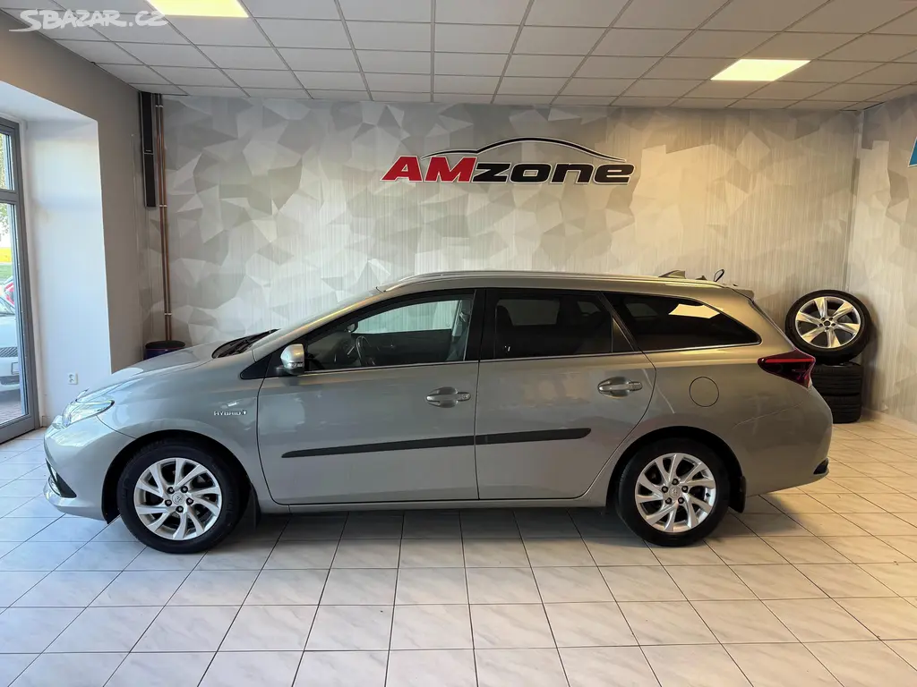 Toyota Auris, 1,8 HSD TS COMFORT STYLE - fotka 3