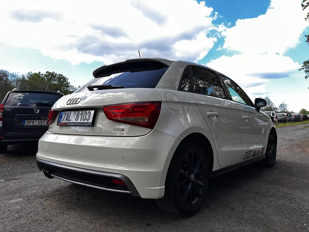 Audi A1 1,4 TFSi 136kW S Tronic, S-LINE, nové v ČR - fotka 5