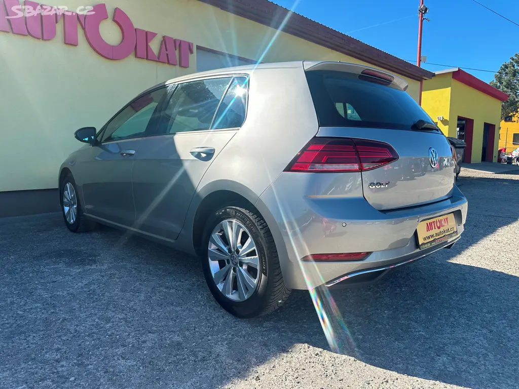 Volkswagen Golf 1.0TSi 85kW/1MAJ/Serv.knih/TOP - fotka 5