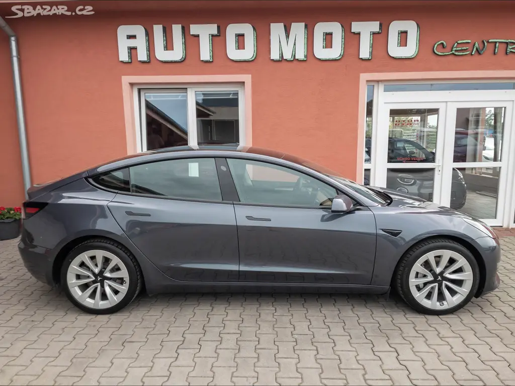 Tesla Model 3, Long Range Dual Motor 366kW SO - fotka 5