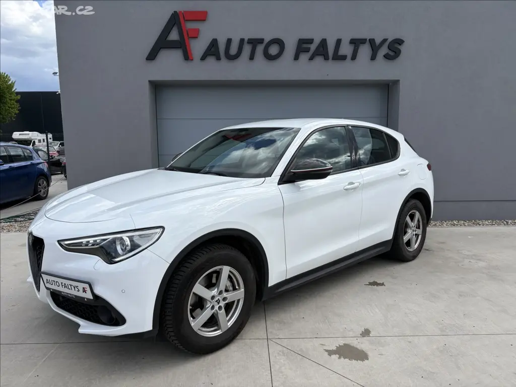 Alfa Romeo Stelvio, 2,1 JTD 154 KW automat 4x4 - fotka 2