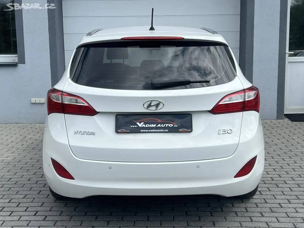 Hyundai i30, 1.6CRDi 81kW STYLE ČR NOVÉ - fotka 6