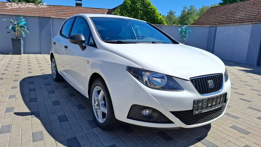 Seat Ibiza IV 1,2 HTP - 51kw. PĚKNÁ - Nová STK+EM - fotka 3