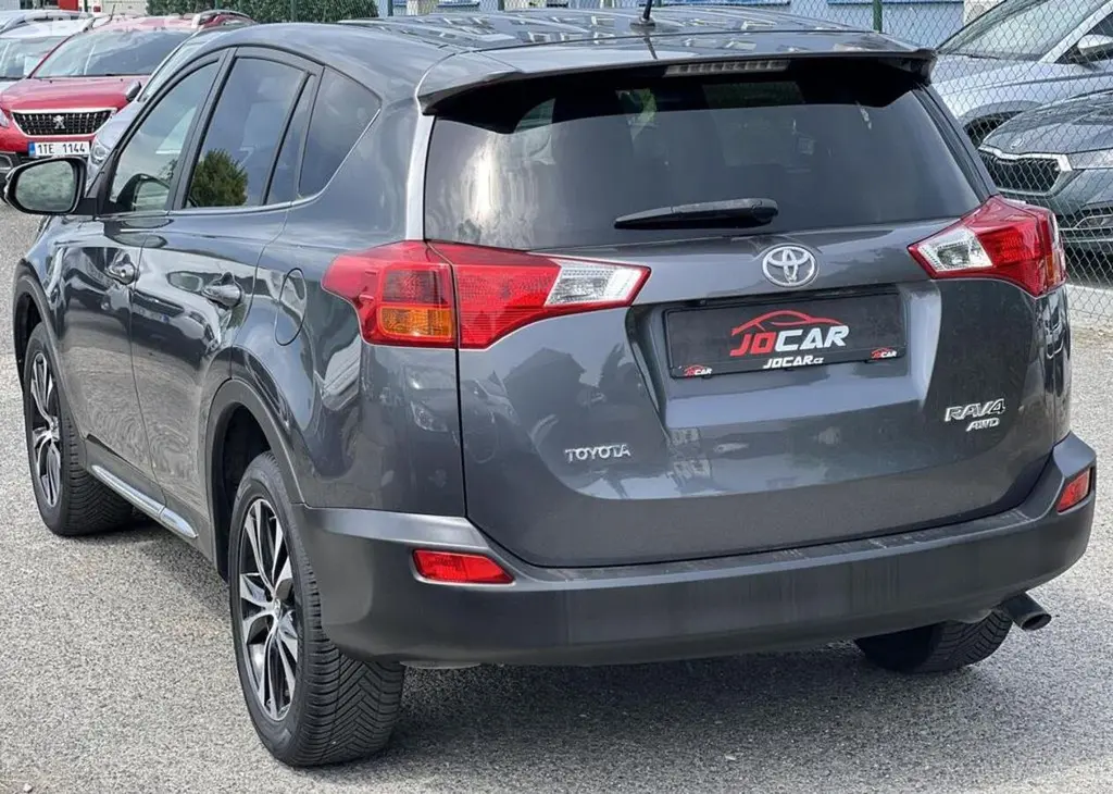 Toyota Rav4 2.0D D4D 4x4 KAMERA TEMPOMAT manuální - fotka 5
