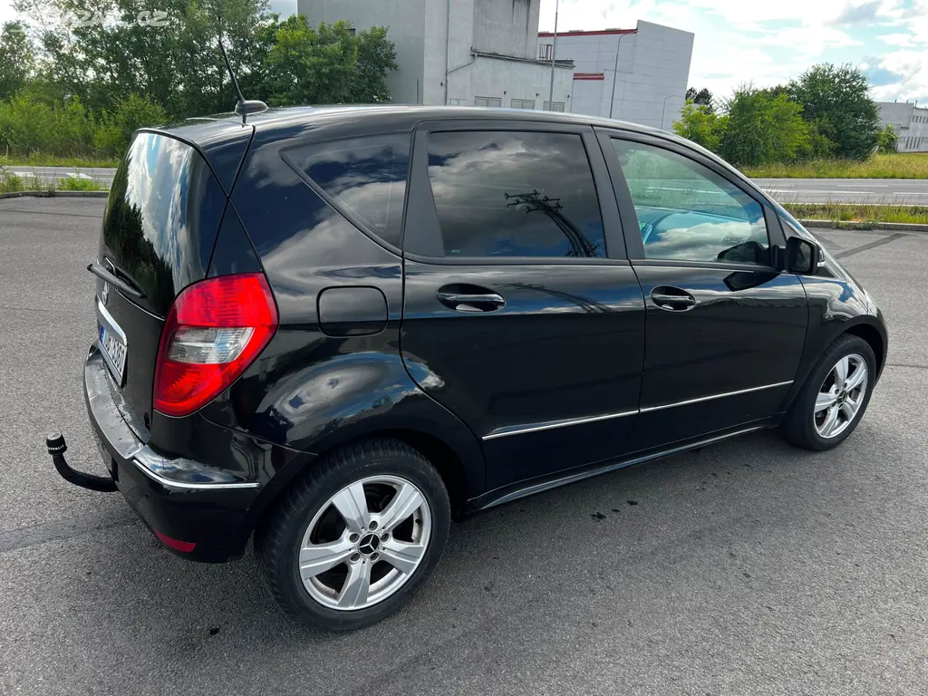 Mercedes-Benz Třídy A 1.5 - fotka 6