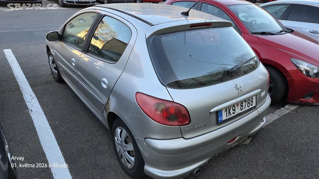 Peugeot 206 1,4HDI 50kW r.v. 2006 - fotka 4