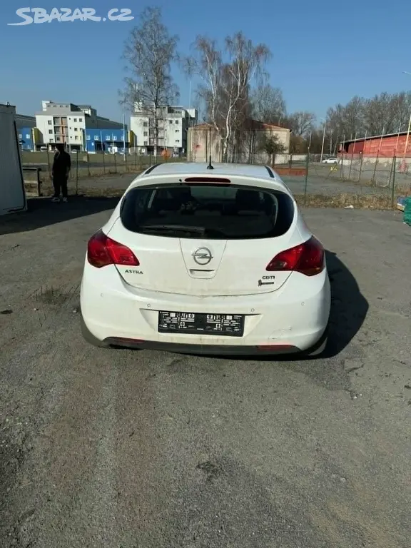 Opel Astra 1,7 CDTi - fotka 4