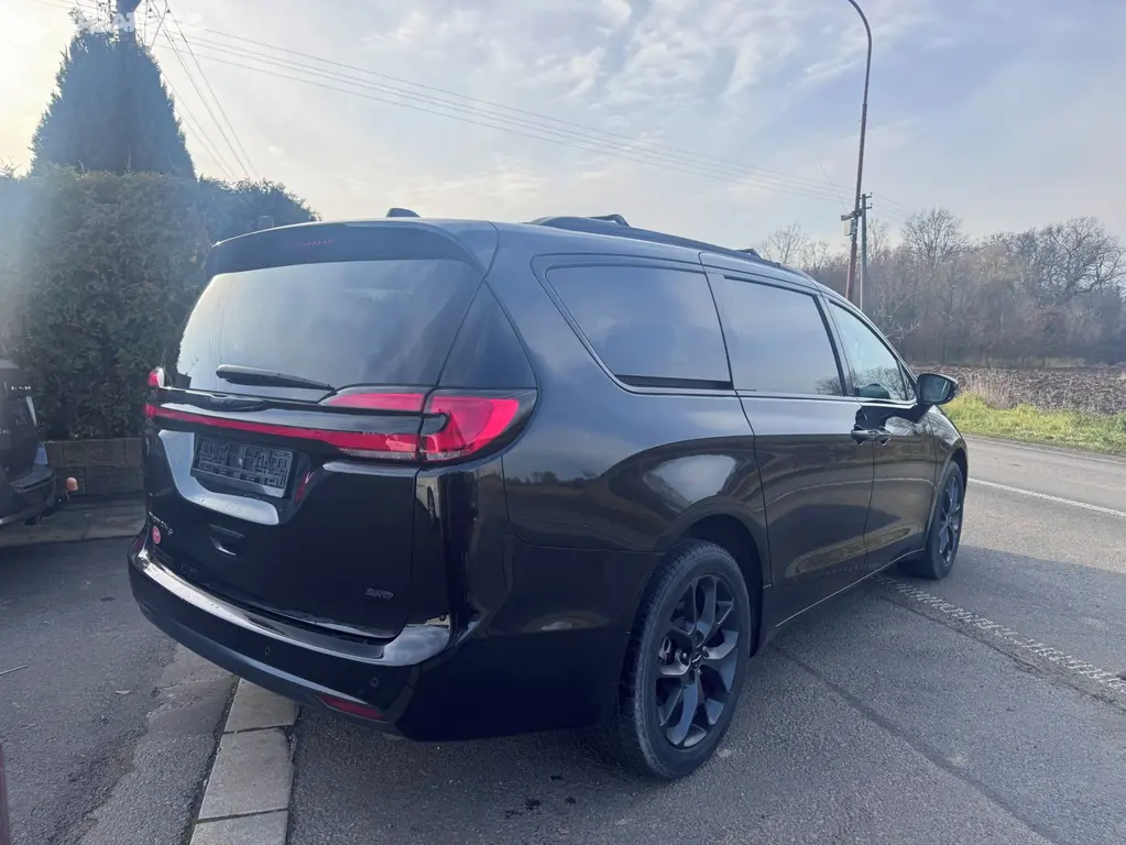Chrysler Pacifica 3,6 4x4 AWD DVD RADAR Stype 2021 - fotka 4