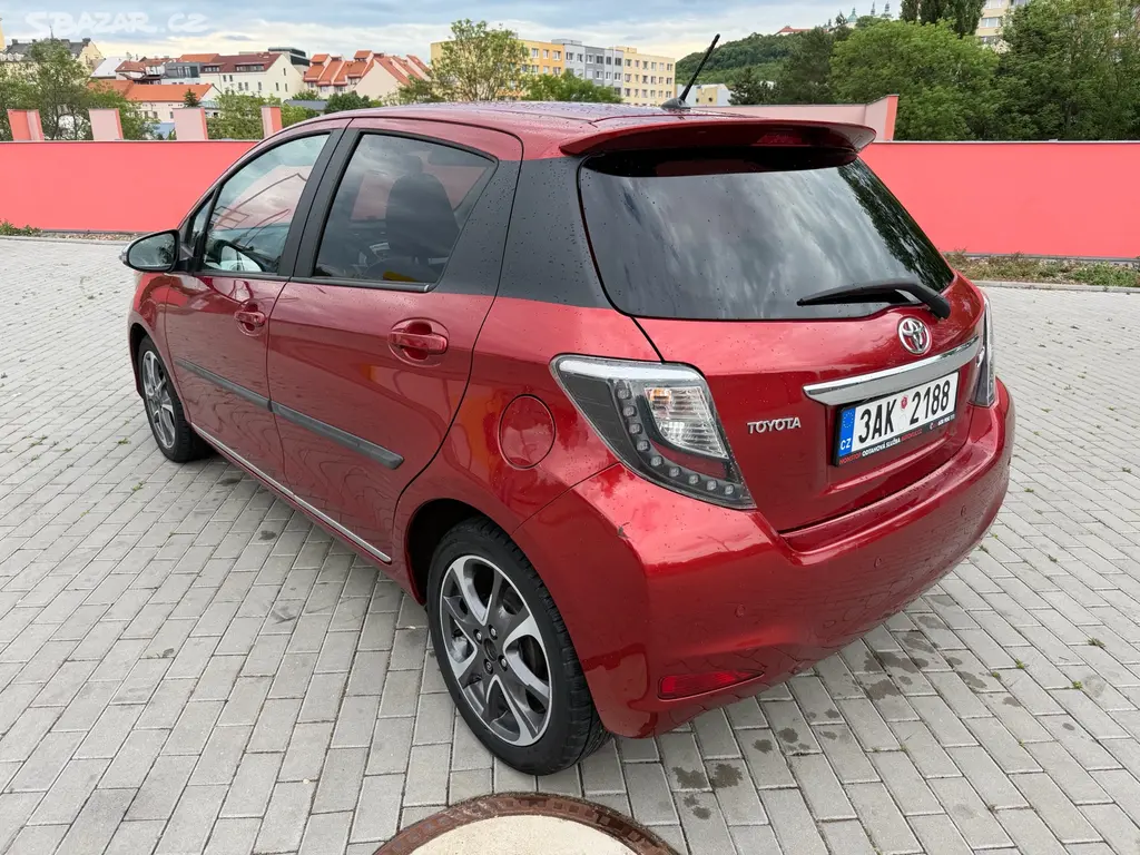 Prodám Toyota Yaris, 1.33 VVT-i 73kw, Automat - fotka 5