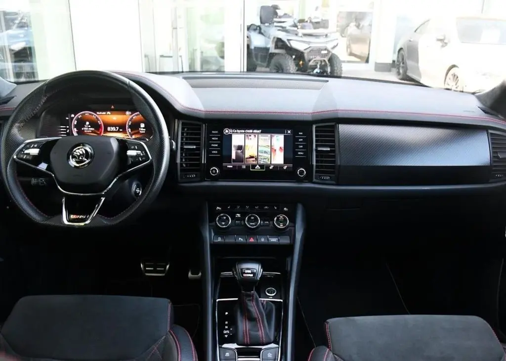 Škoda Kodiaq 2.0TSi RS 4X4 PANO DSG 1M ČR 180 kw - fotka 4