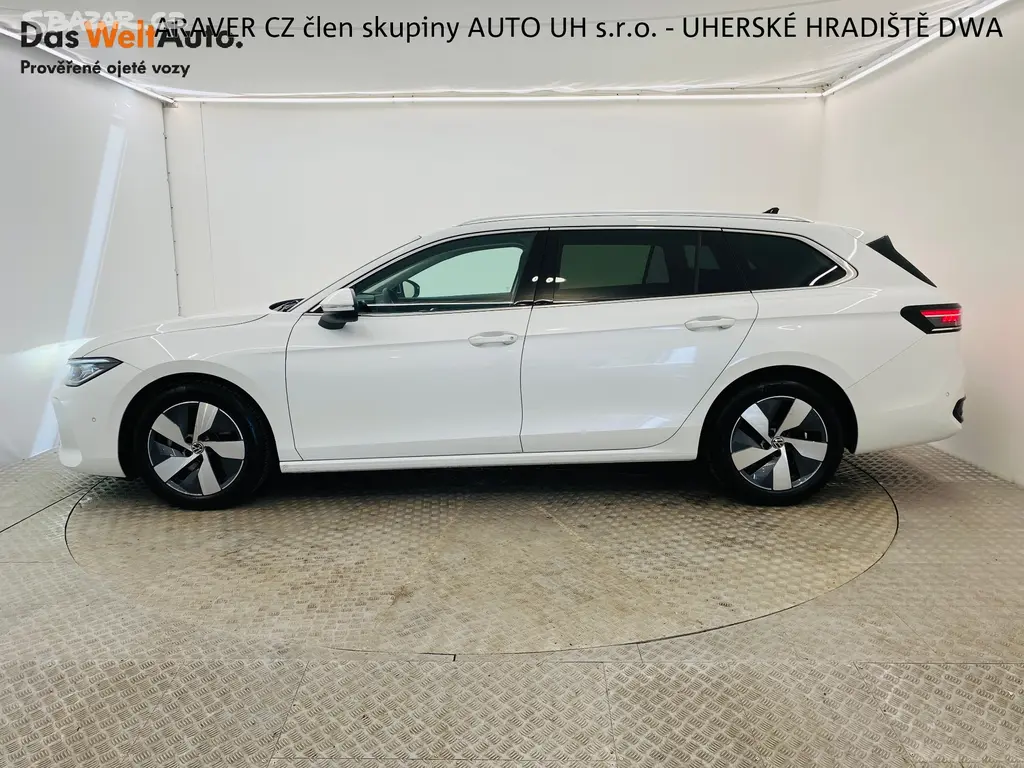 Volkswagen Passat, 2.0 TDI DSG 110kW Elegance - fotka 3