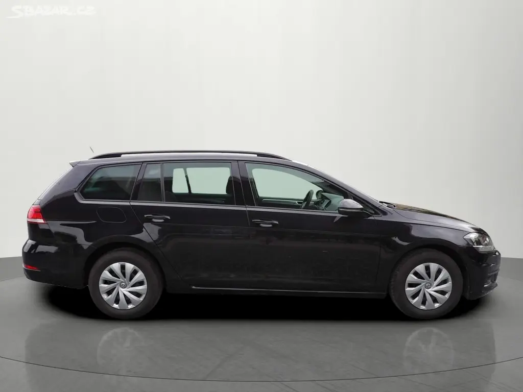 Volkswagen Golf, 1.6TDI 85kW DSG Navi PDC - fotka 5