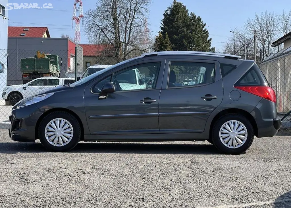 Peugeot 207 1.4i TAŽNÉ KOUPENO V ČR 1.MAJ. - fotka 4