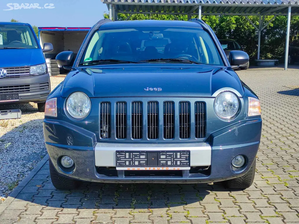 JEEP COMPASS 2.4i 16V VVT LIMITED,ZÁVĚS,ALU,KLIMA - fotka 2