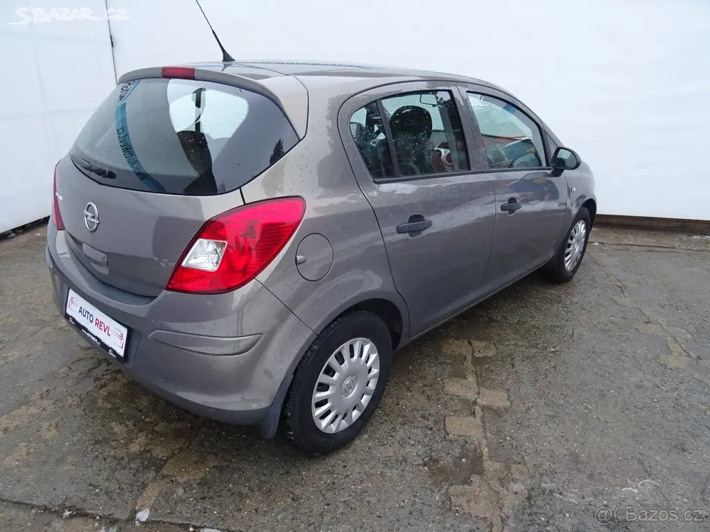 Opel Corsa 1.2i,63kW,1majČR,39tkm,S.kn,klima - fotka 4
