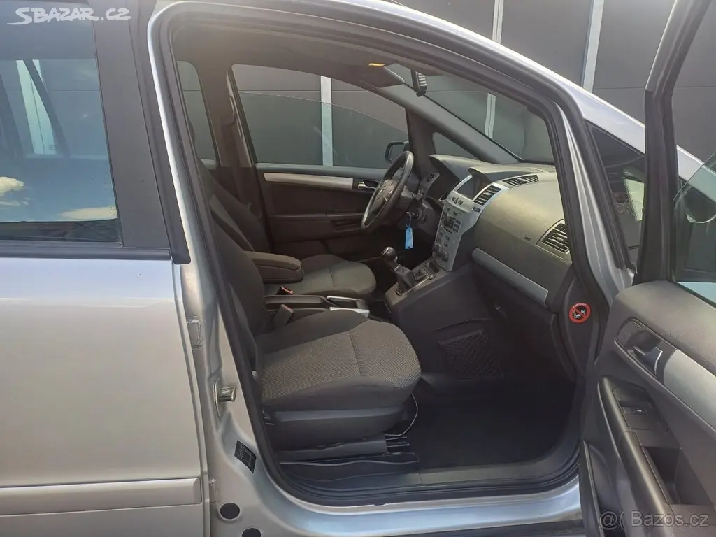 Opel Zafira 7 místné..Benzínová 1.8i LPG - fotka 3