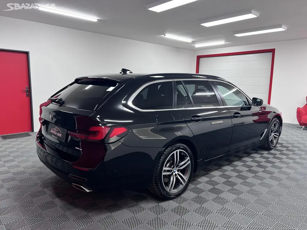 BMW Řada 5, 520 d Xdrive 140 kW Premium - fotka 4