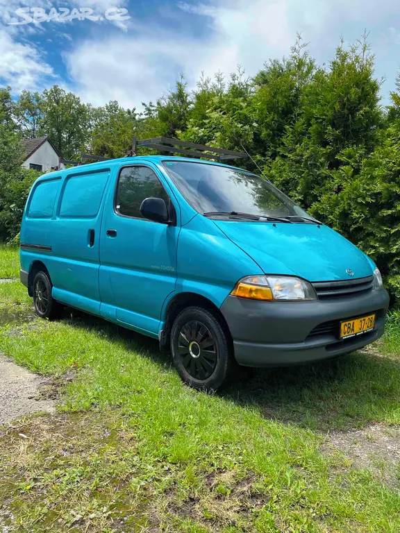 Toyota Hiace 2.4D 58kw rok 1996 STK 06/28 původ ČR