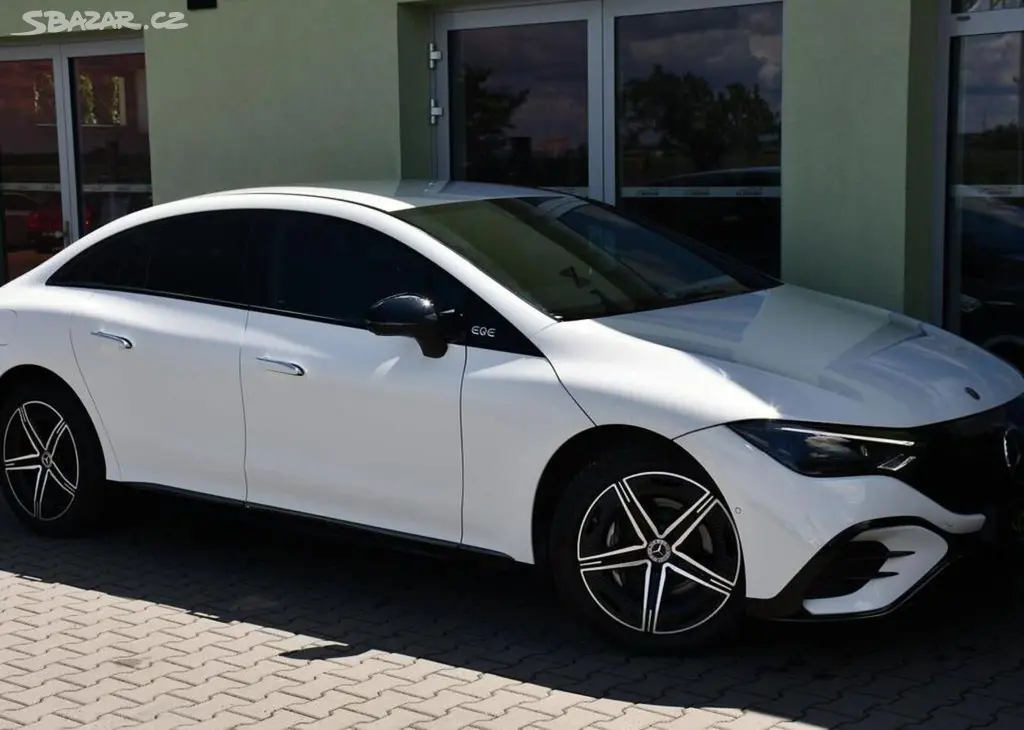 Mercedes-Benz EQE 350 AMG PREMIUM 4MATIC 1M 235 kw - fotka 2