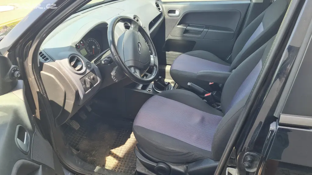 Ford Fusion 1,4i, RV12/2012 s autosedačkou Britax - fotka 5