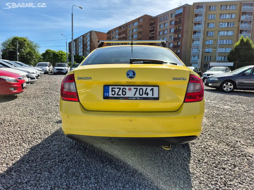 Škoda Rapid 1.6TDi77KW,AUTOKLIMA,VÝHŘEV,PDC,ALU,ČR - fotka 5