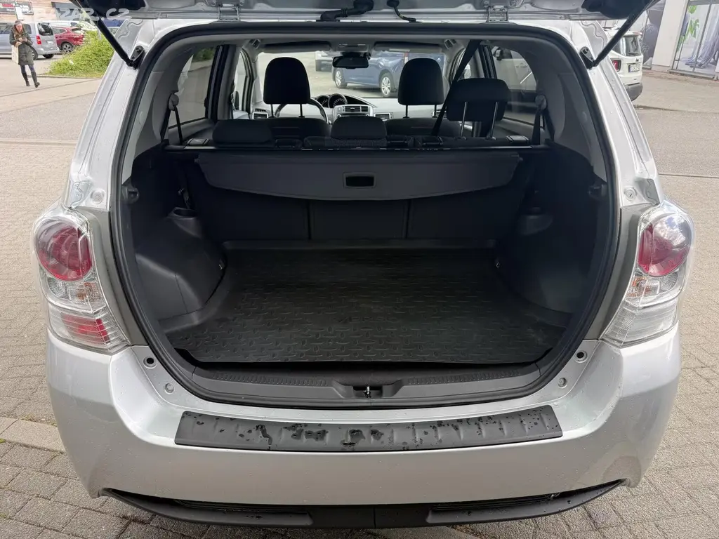 Toyota Verso 1.8i Edition-S AUT. benzín 108kw - fotka 4