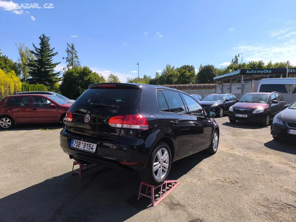 Volkswagen Golf, 1.6 TDi Match,AAC,PDC,1majitel - fotka 5