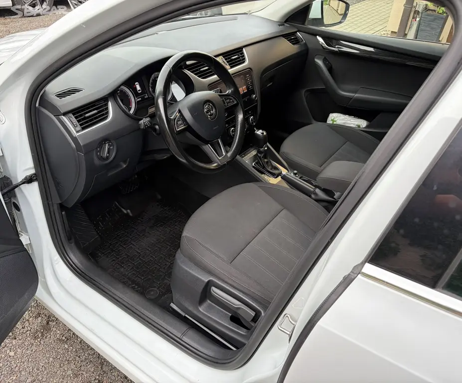 Škoda Octavia, 2.0 TDI 110 kw. DSG. Kombi. - fotka 5