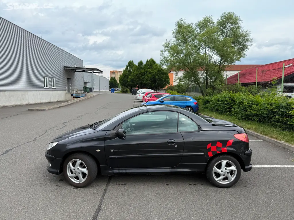 PEUGEOT 206 CC 1,6 80kW - Kabriolet - el. střecha - fotka 4