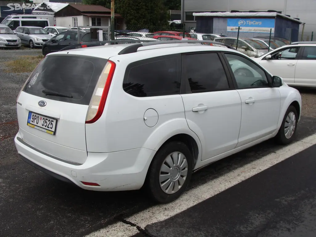Ford Focus, 1.6i, 74 kW, klimatizace - fotka 5