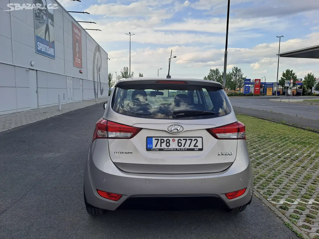 Hyundai ix20, 1.6CVVT 1.MAJ EXTRA PĚKNÉ+KOLA - fotka 6