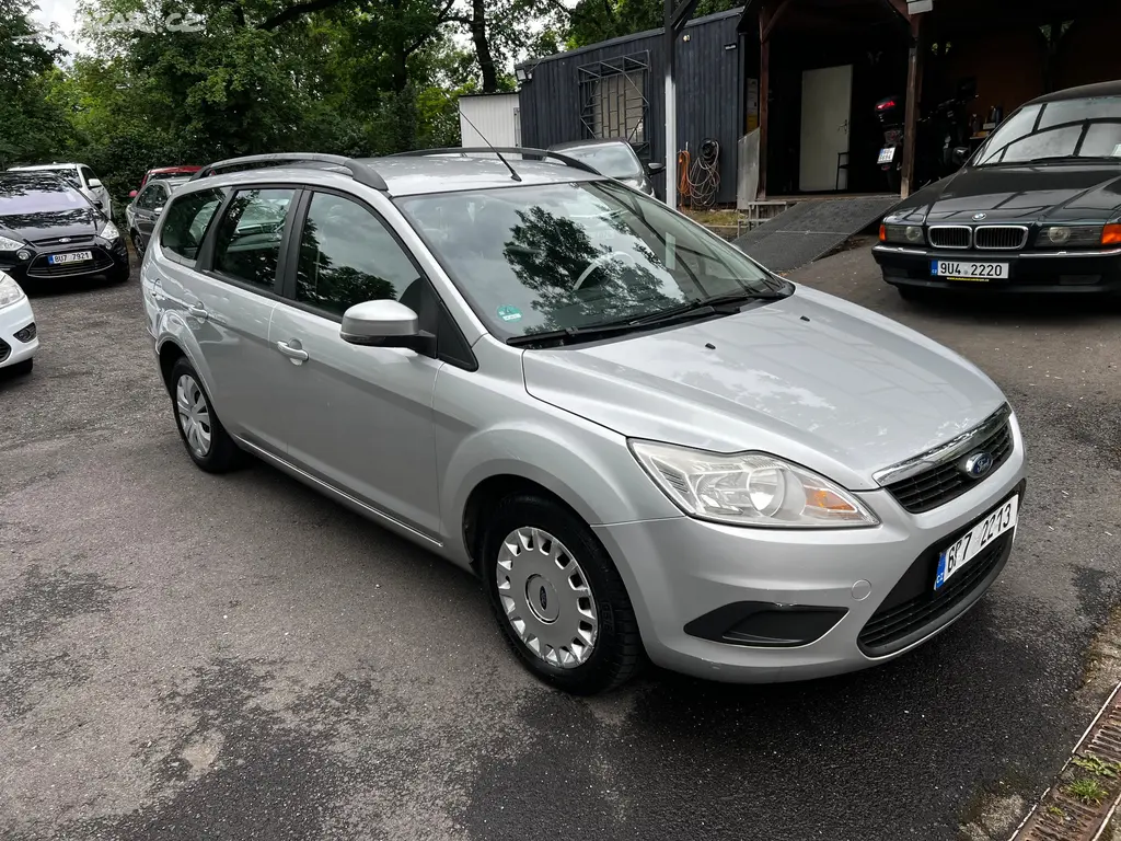 Ford Focus, Combi, 1,6i 74 Kw, klima Rok výr. 2009 - fotka 2