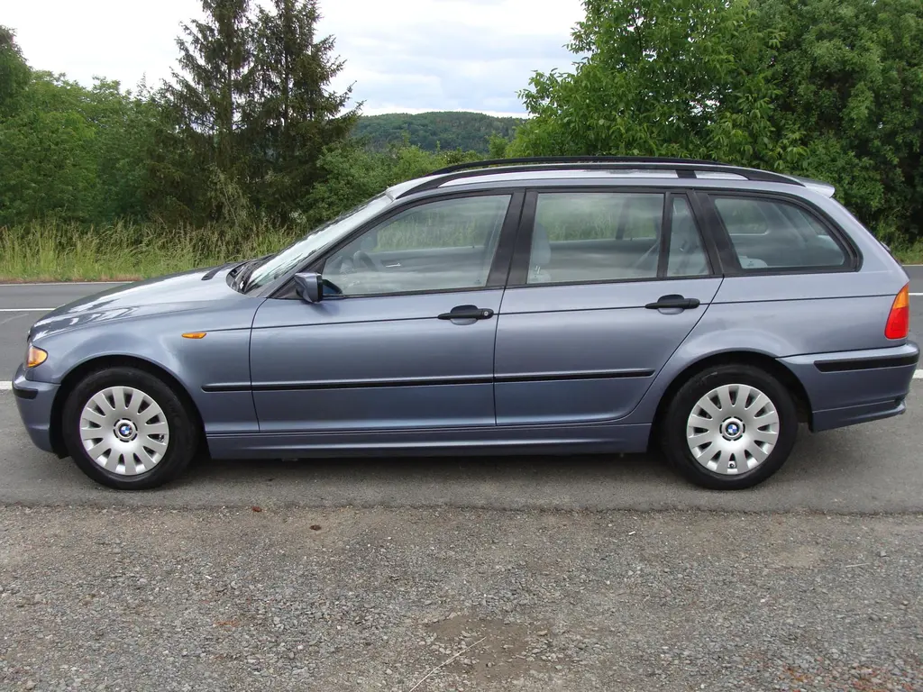 BMW Řada 3, 318i, bez koroze - fotka 3