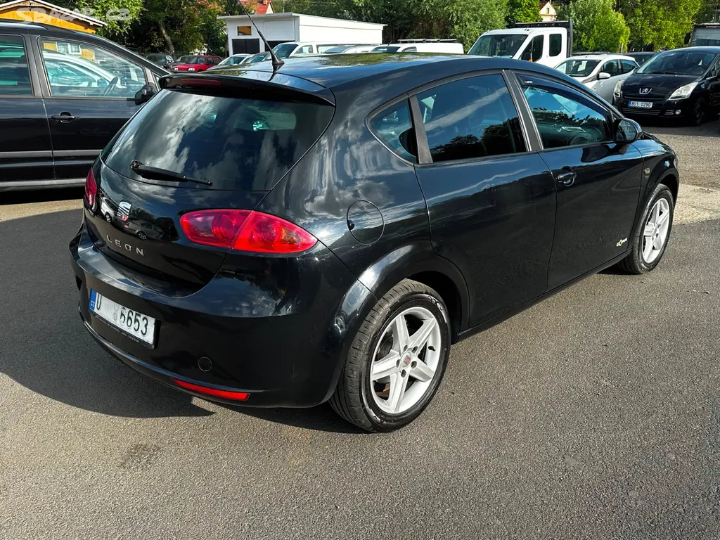 Seat Leon 1.2TSi, r.2012, serviska, klima, stk - fotka 3