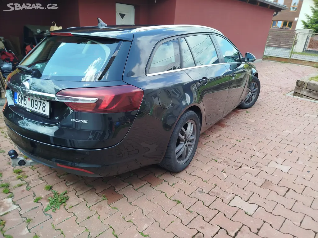 Opel Insignia combi serviska - fotka 3
